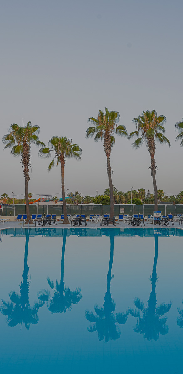 Pool & Strand