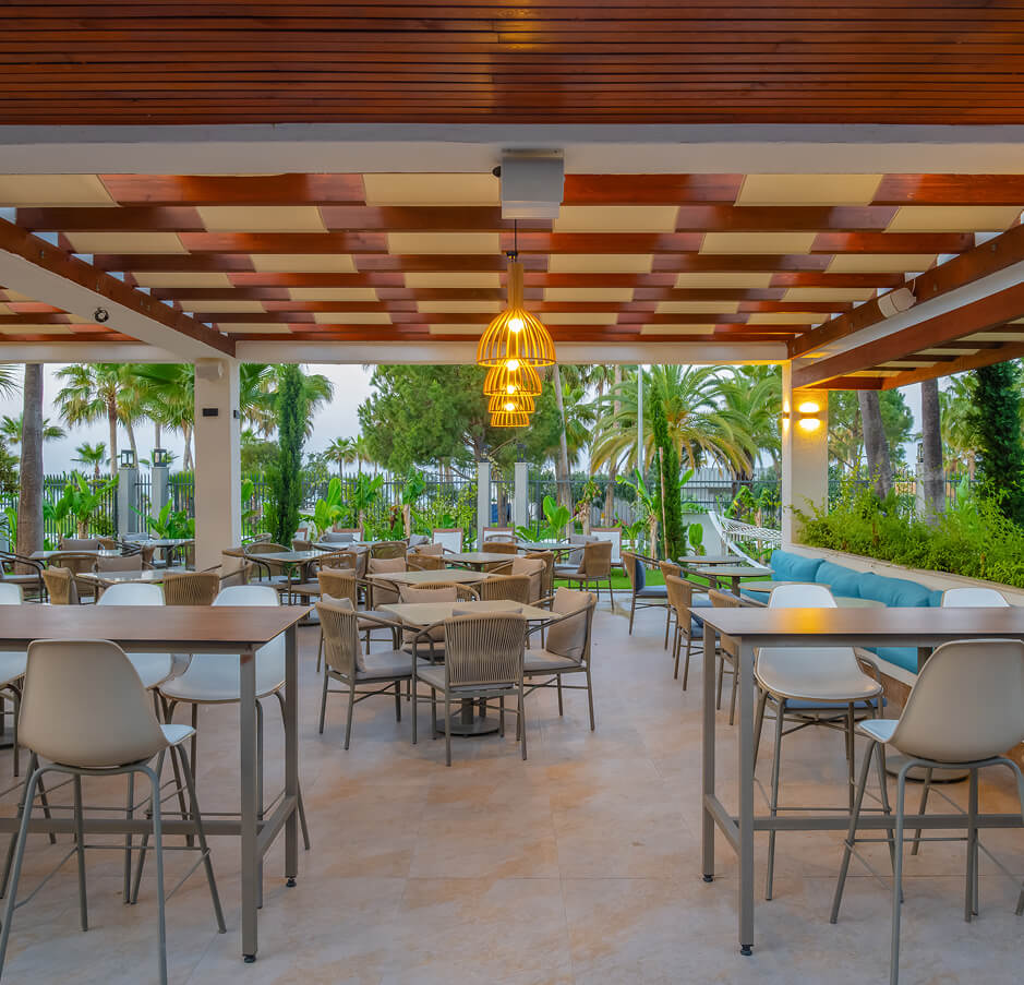 Pool Bar